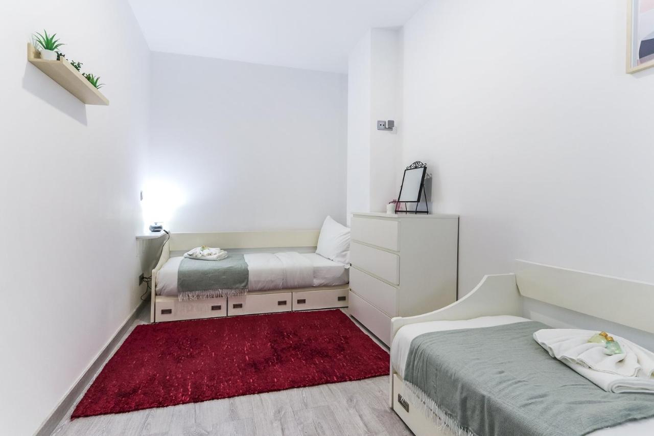 Vita Portucale ! Moscavide Family Apartment Lisboa Eksteriør billede